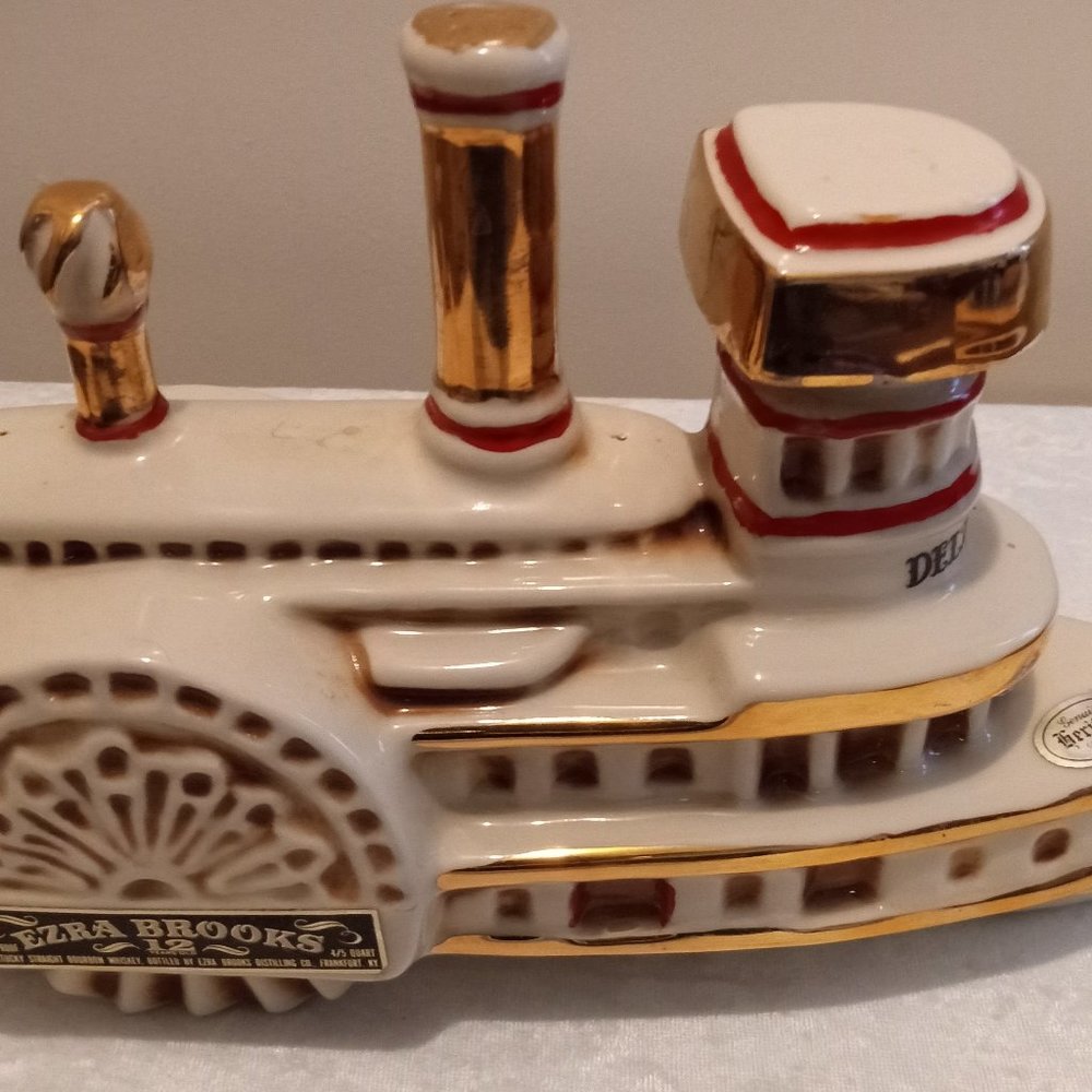 Collectible Ezra Brooks Delta Belle Genuine Hertiage 1969 China